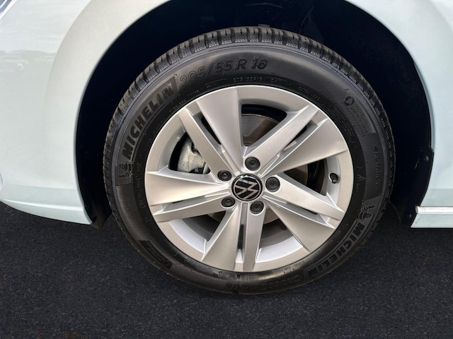 Volkswagen Golf 1.5 eTSI DSG Life