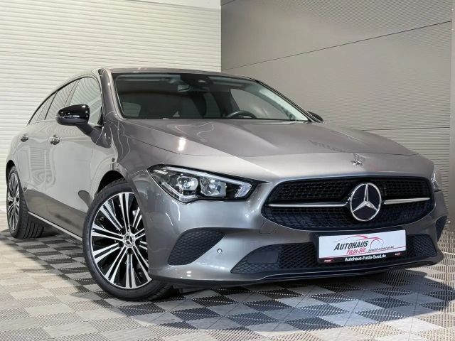 Mercedes-Benz CLA 200 °Shzg°Navi°TWA°Spur°RFK°BT