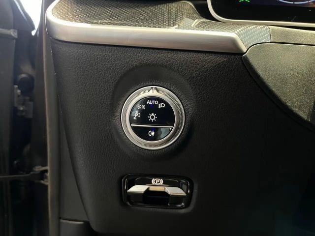 Mercedes-Benz C 220 AMG Line C 220 d Sedan