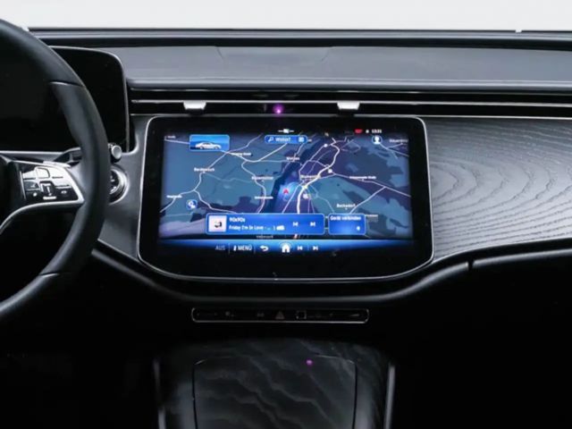 Mercedes-Benz E 200 Sedan