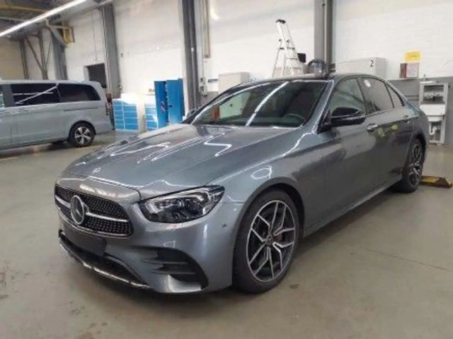 Mercedes-Benz E 220 AMG Line E 220 d Sedan