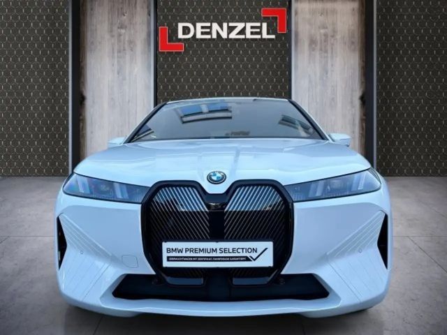 BMW iX xDrive45
