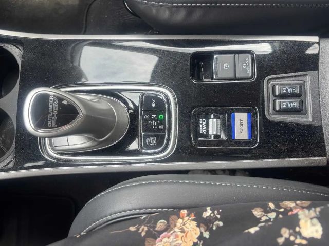 Mitsubishi Outlander 4WD PHEV