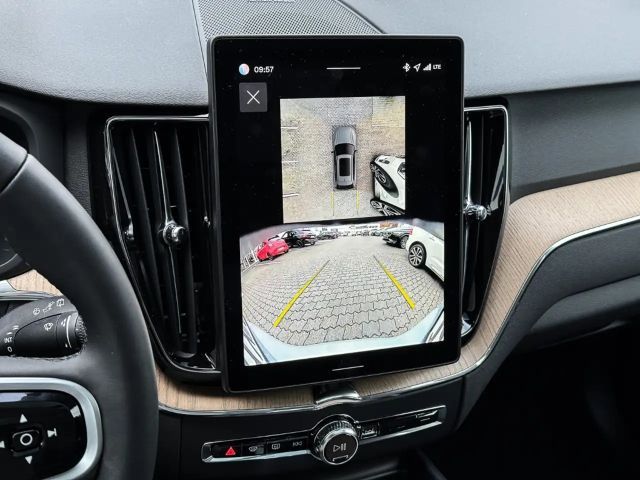 Volvo XC60 AWD Dark Plus