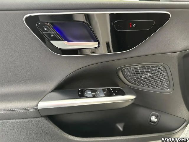 Mercedes-Benz C 180 AVANTGARDE Sedan