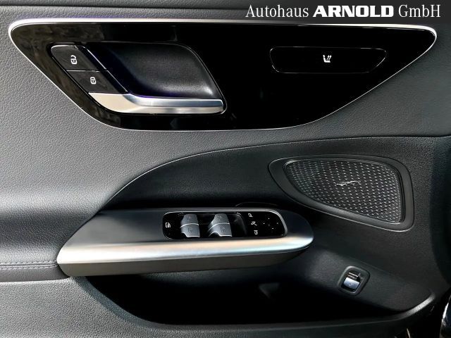 Mercedes-Benz C 200 AVANTGARDE Sedan