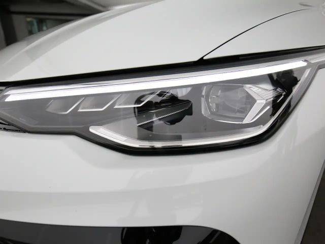 Volkswagen Golf 1.5 eTSI DSG Golf VIII R-Line