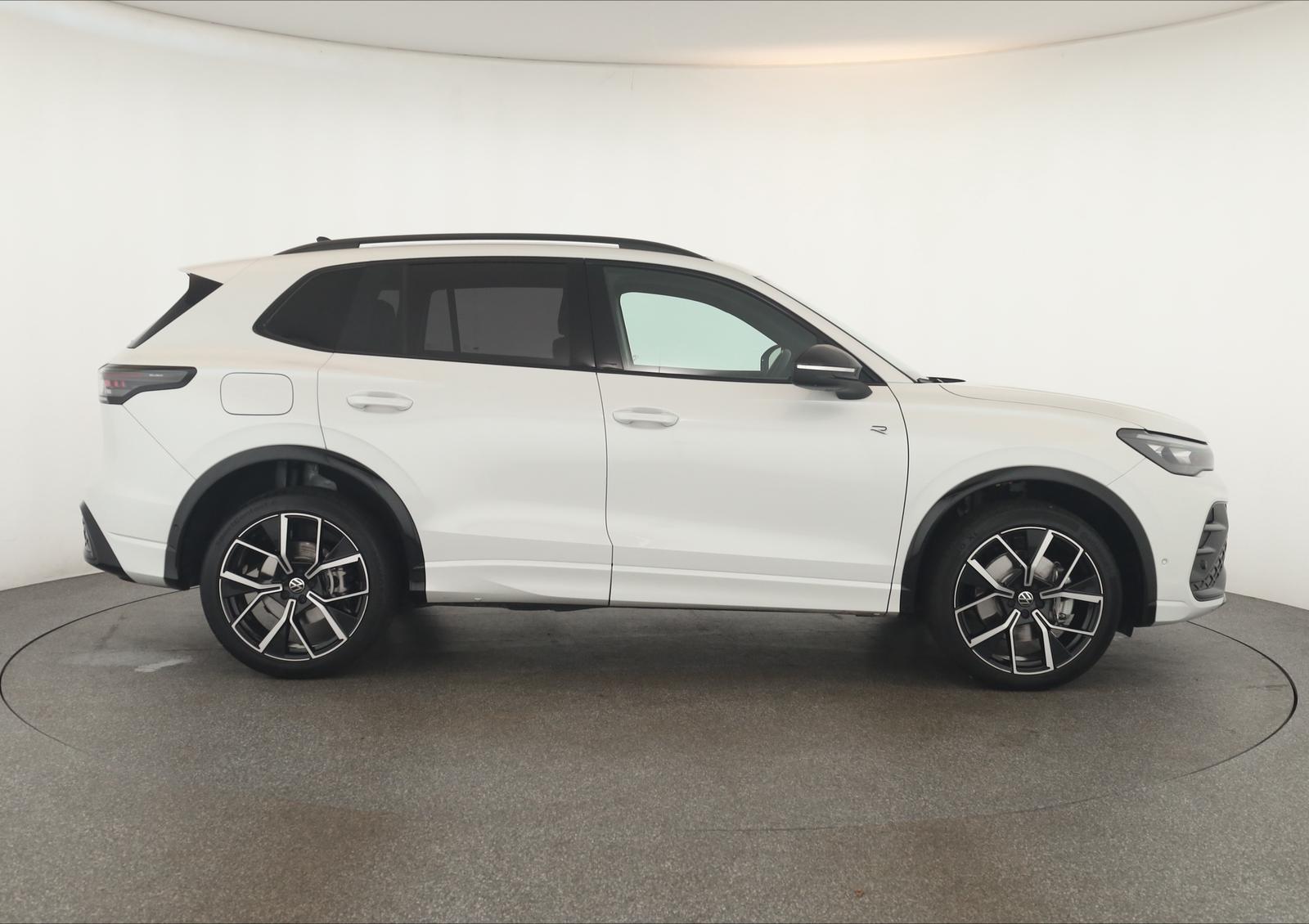 Volkswagen Tiguan 2.0 TSI DSG IQ.Drive R-Line