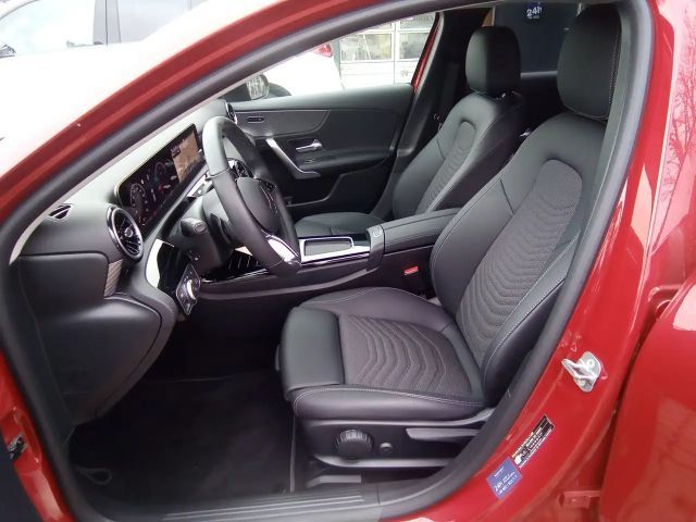 Mercedes-Benz A 180 Hatchback Progressive