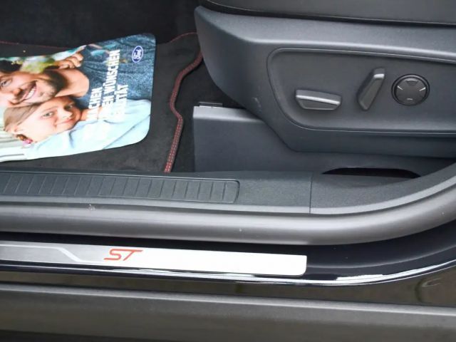 Ford Kuga Plug in Hybrid ST Line X