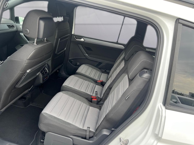 Volkswagen Touran 1.5 TSI DSG R-Line