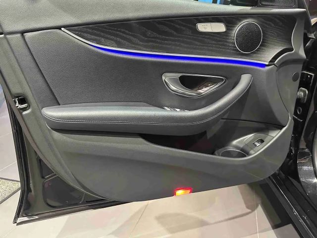 Mercedes-Benz E 200 AVANTGARDE Estate