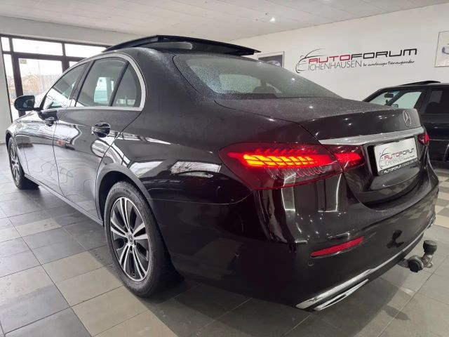 Mercedes-Benz E 220 AVANTGARDE E 220 d Sedan