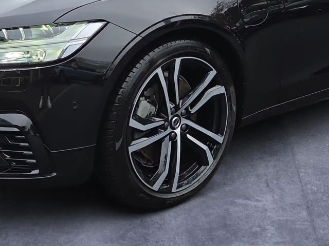 Volvo V90 AWD Dark Plus T6