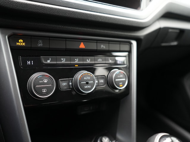 Volkswagen T-Roc T-Roc Active  NAVI SHZ CARPLAY PDC