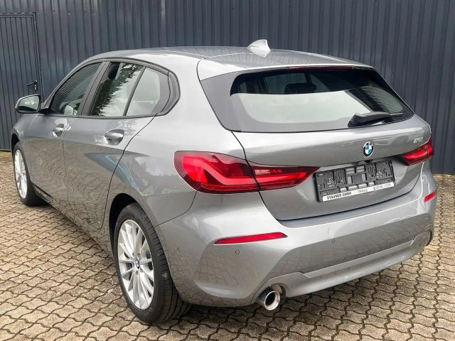 BMW 118 118i 5-deurs Sedan