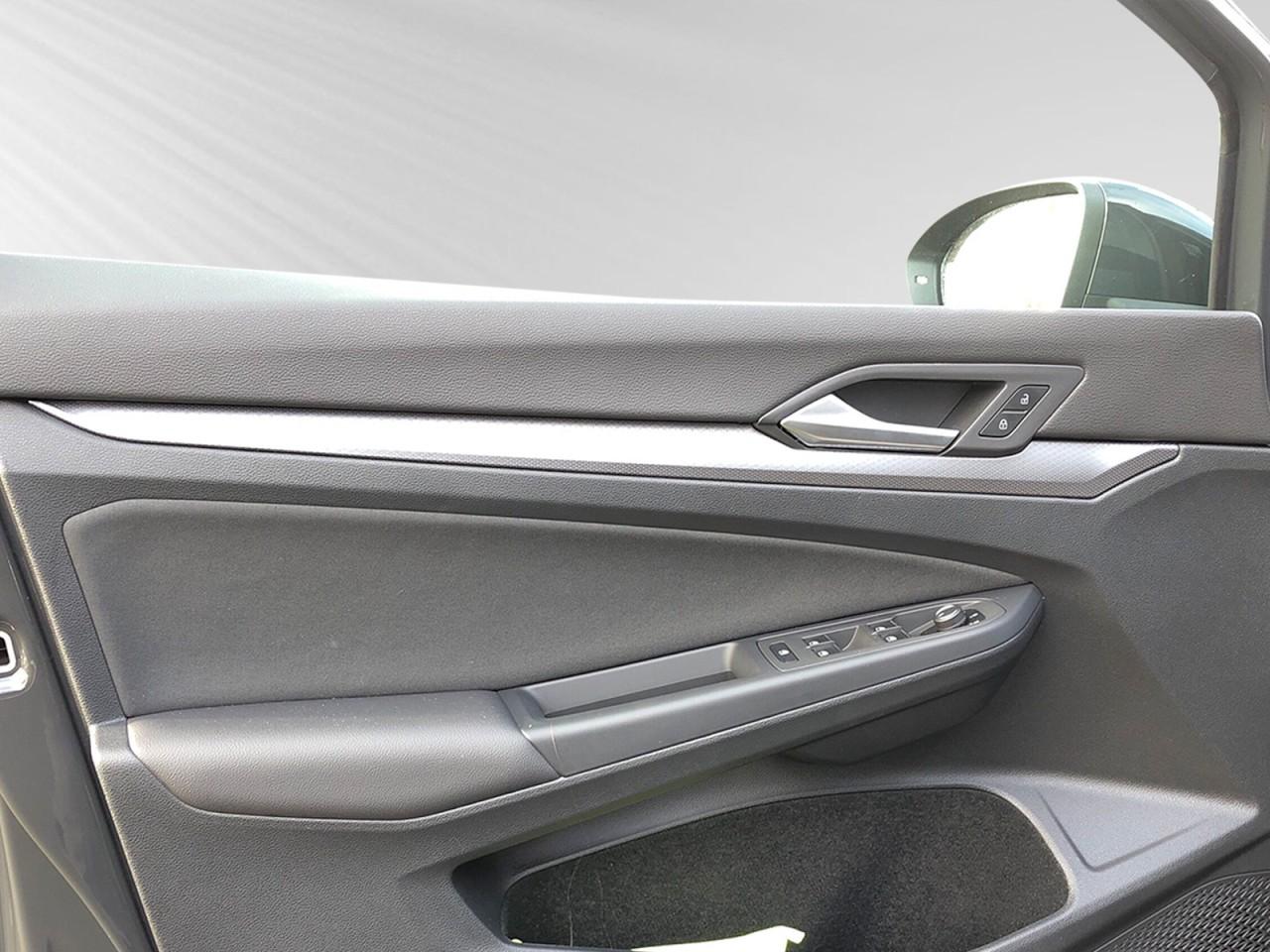 Volkswagen Golf 1.5 eTSI Life Variant