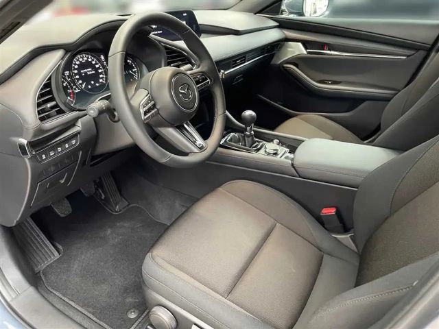 Mazda 3 Exclusive-line
