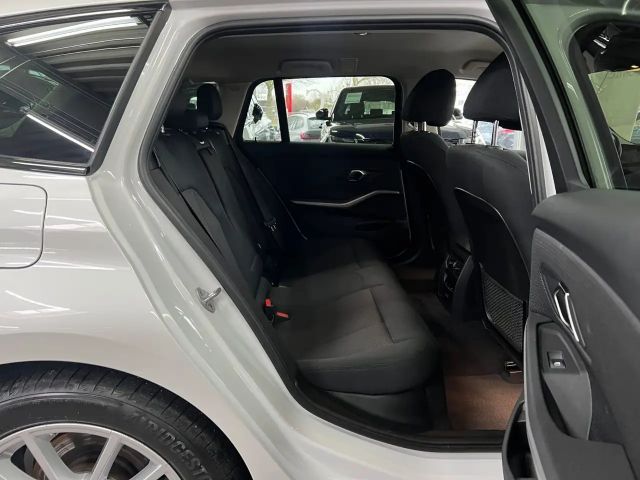BMW 320 320d Touring xDrive