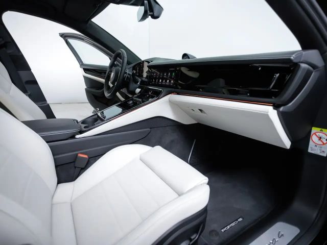 Porsche Panamera 4 E-Hybrid