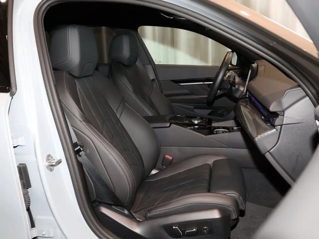 BMW 540 540d M-Sport Touring xDrive