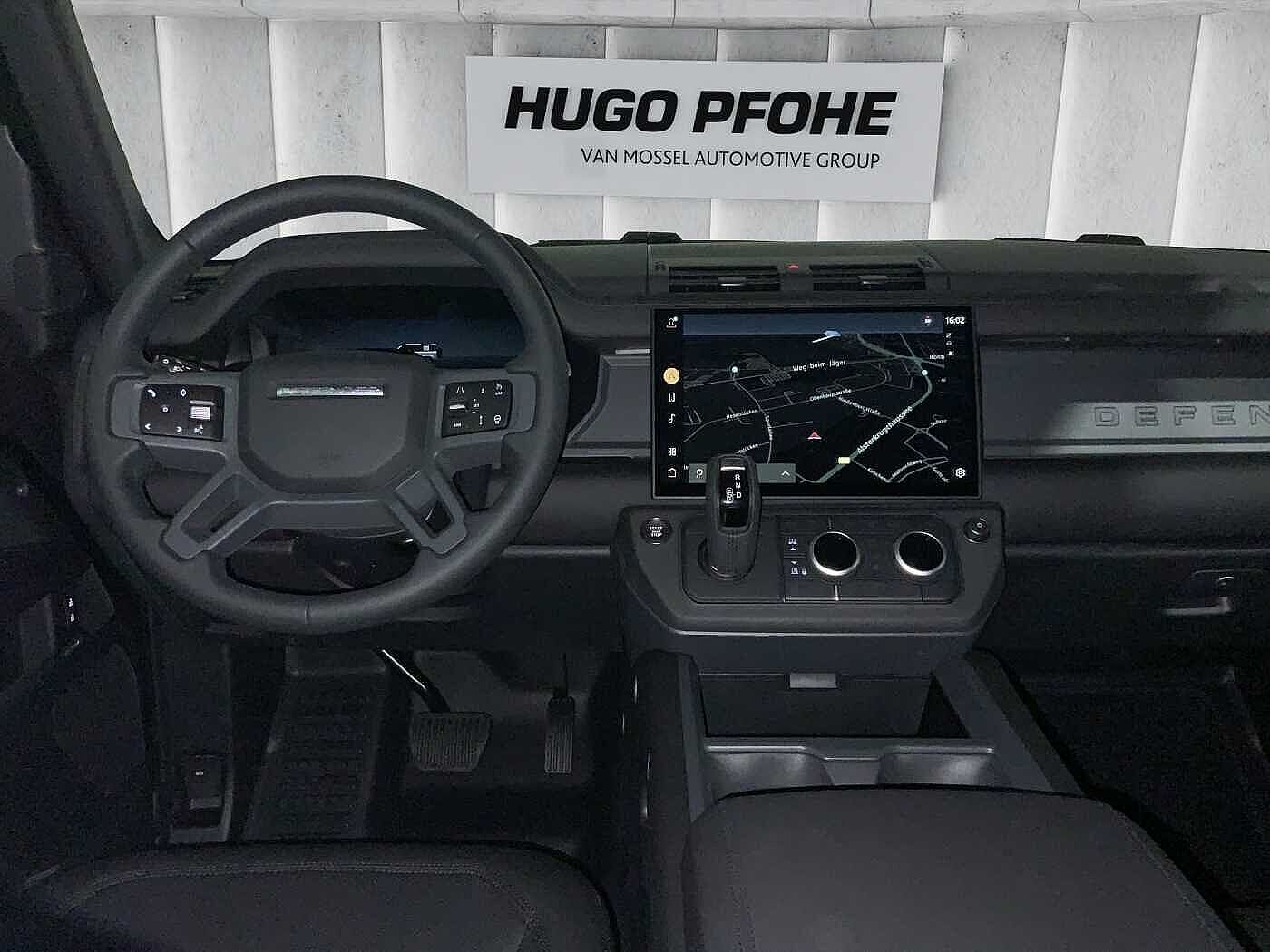 Land Rover Defender 110 Dynamic SE