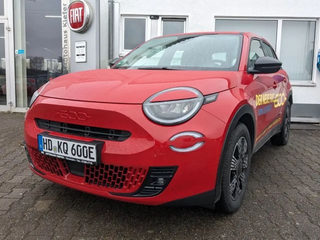 Fiat 600e RED Klimaautomatik+ Parksensoren+ AEB