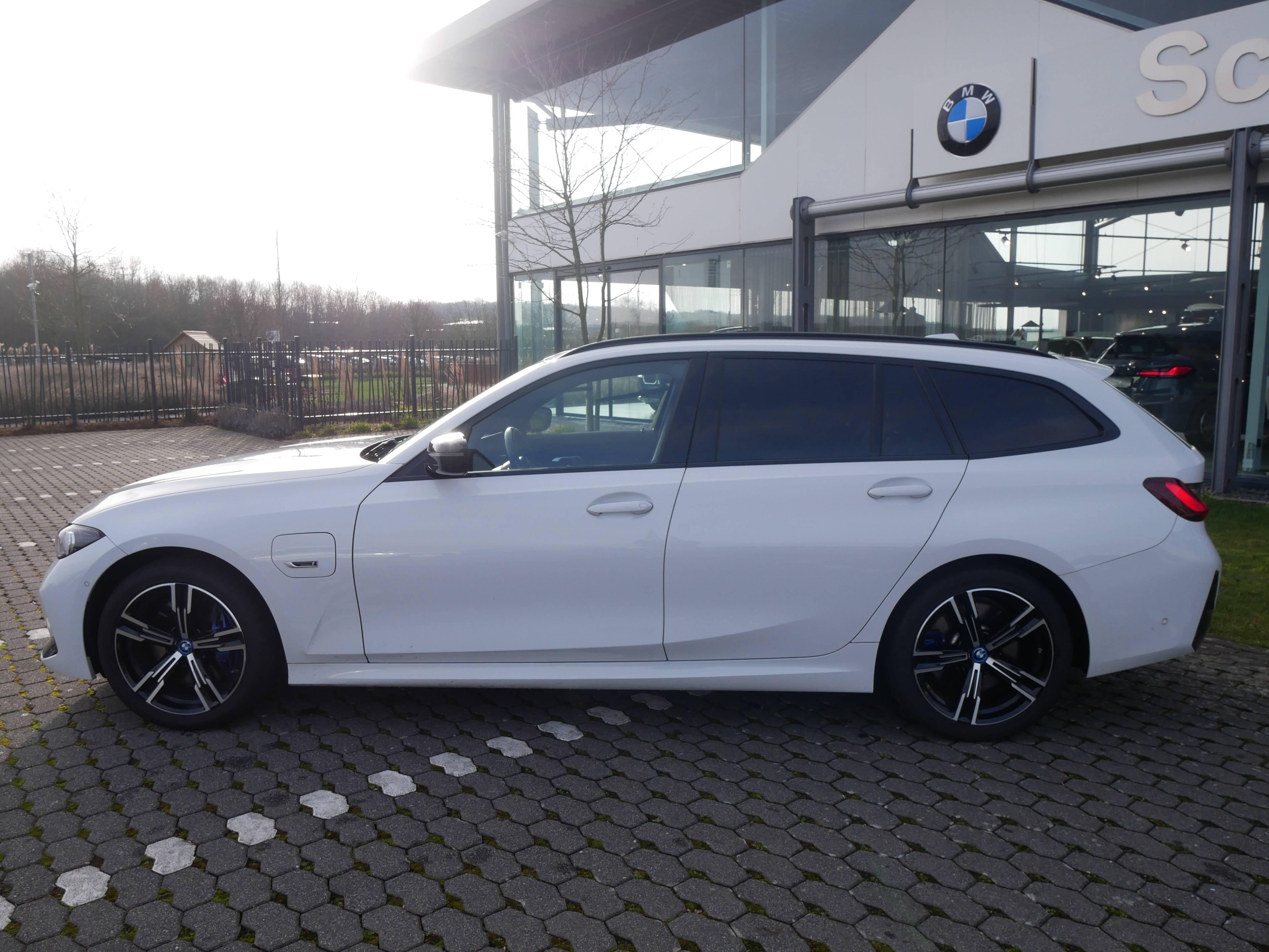 BMW 320 320e Touring