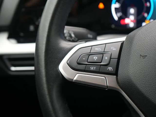 Volkswagen Golf DSG Golf VIII Life Variant