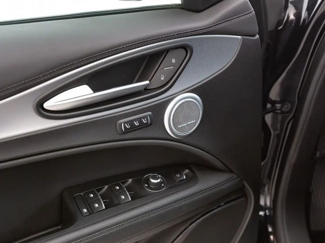 Alfa Romeo Stelvio AT8 Q4 Veloce