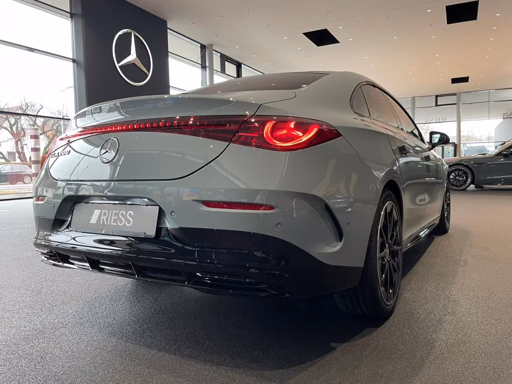 Mercedes-Benz CLA 200 AMG Line