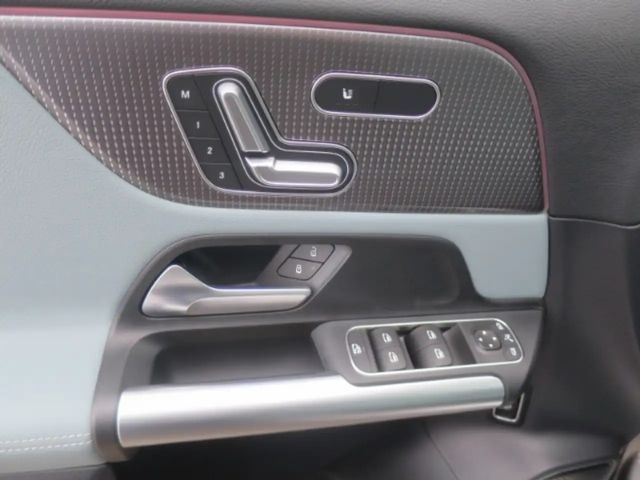 Mercedes-Benz EQA 300 4MATIC AMG Line