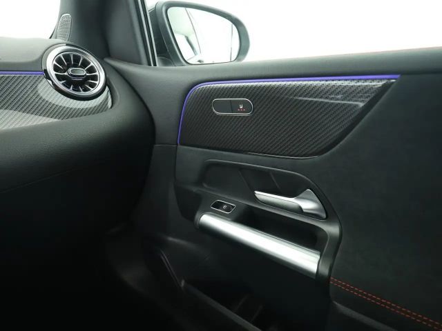 Mercedes-Benz B 220 AMG Line B 220 d