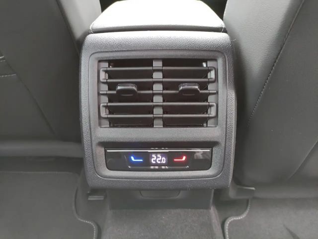 Volkswagen Golf 1.5 eTSI DSG