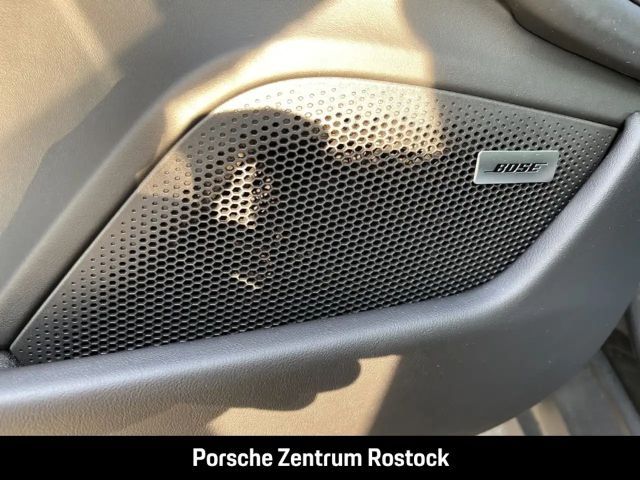Porsche Taycan 4 Cross Turismo