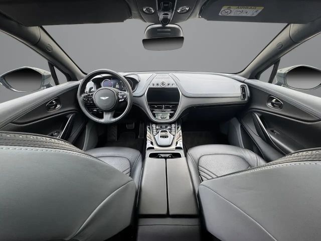 Aston Martin DBX V8