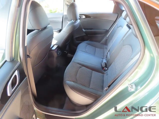 Kia Ceed 1.5T 140 SPI TEC LEDER Navi Klimaautom SHZ Temp Te