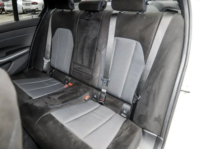 BMW 320 320d M-Sport Sedan xDrive