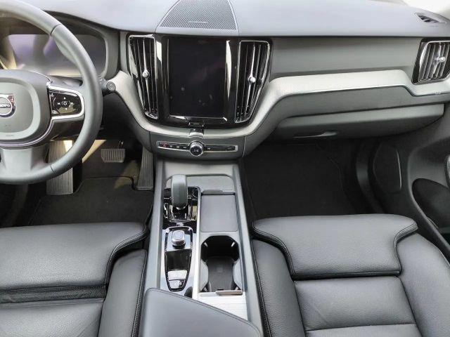 Volvo XC60 AWD Dark Plus