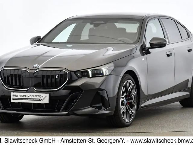 BMW i5 Sedan