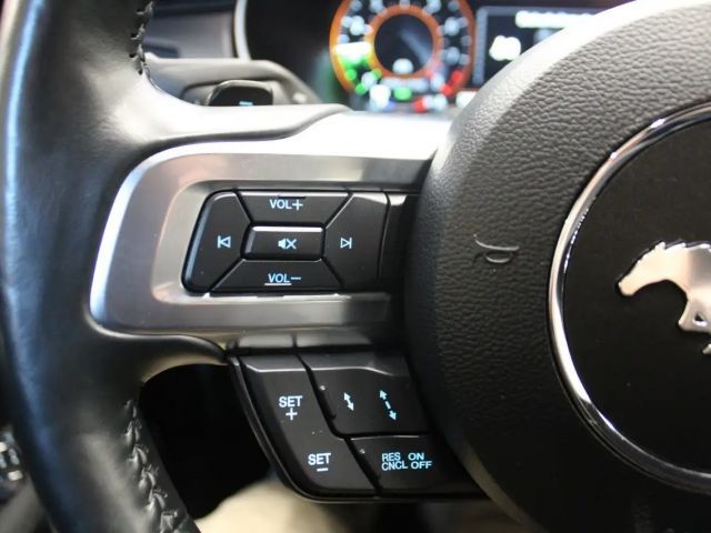 Ford Mustang Fastback GT 5.0 V8