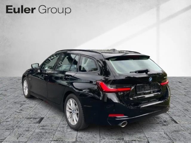 BMW 320 320e Touring