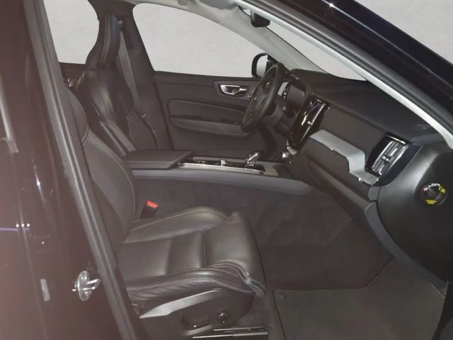 Volvo XC60 AWD Dark Plus