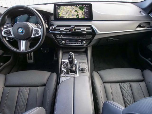 BMW 545 545e M-Sport Sedan xDrive