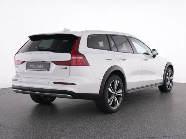 Volvo V60 Cross Country AWD Plus