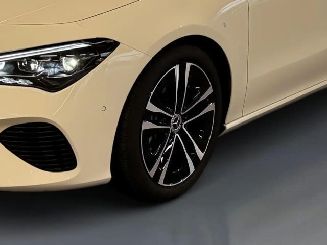 Mercedes-Benz CLA 180 Coupé Shooting Brake