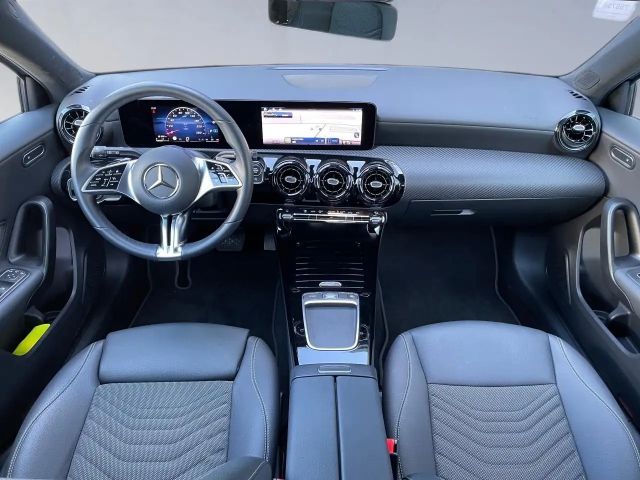 Mercedes-Benz A 180 A 180 d