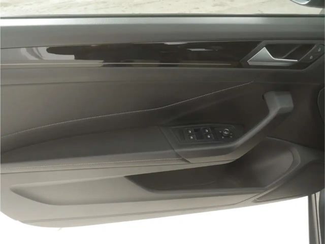 Volkswagen T-Roc 1.5 TSI Cabriolet Plus R-Line