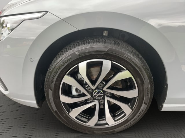 Volkswagen Golf 1.5 TSI Golf VIII Pro