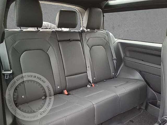 Land Rover Defender 90 Dynamic SE